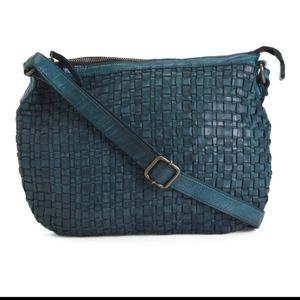 Vilenca Holland Crossbody Bag.  NWT Blue